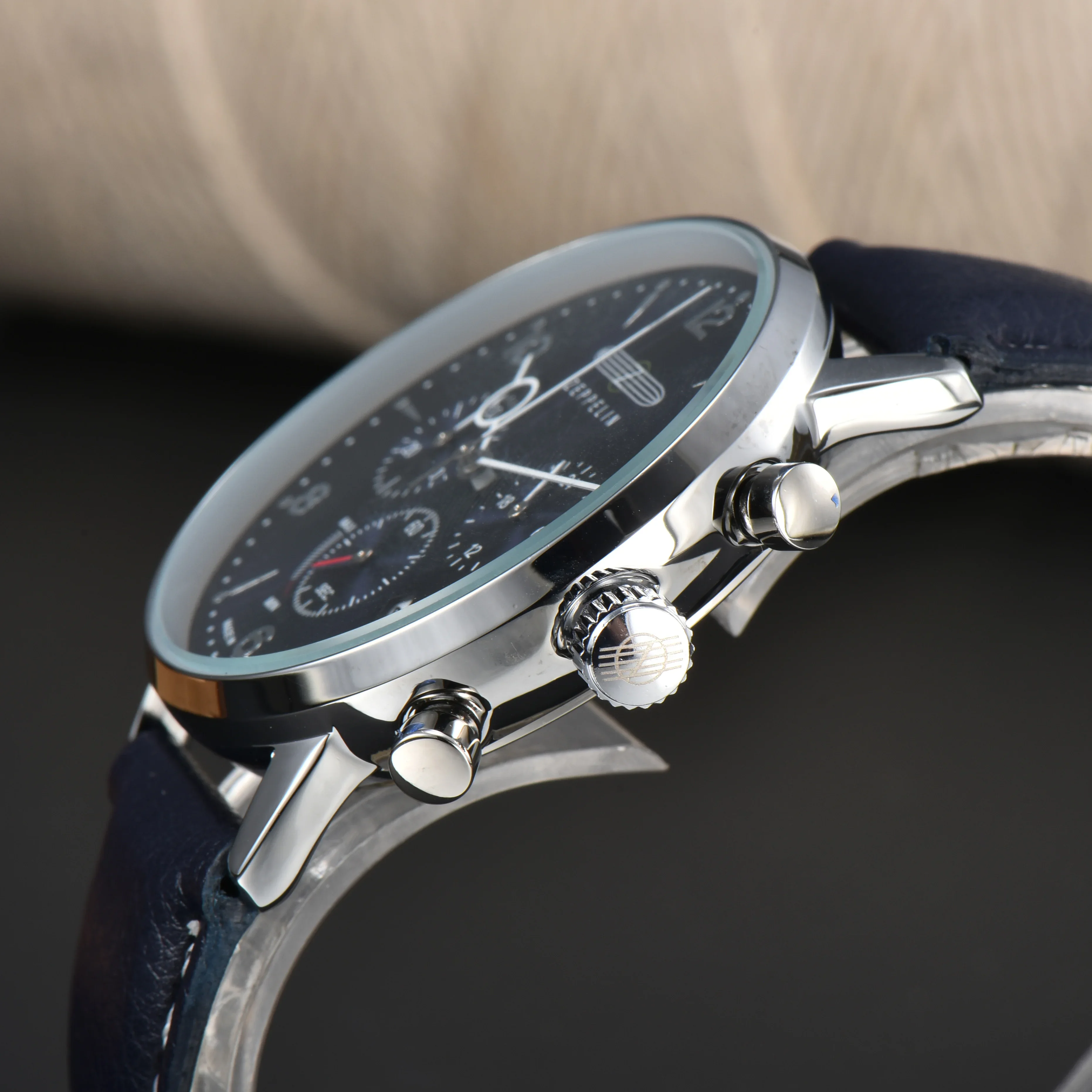 2026 힌덴부르크 제플린 8086-4 오토매틱 데이트 - Luxury Watch On Sale 리뷰 및 가격