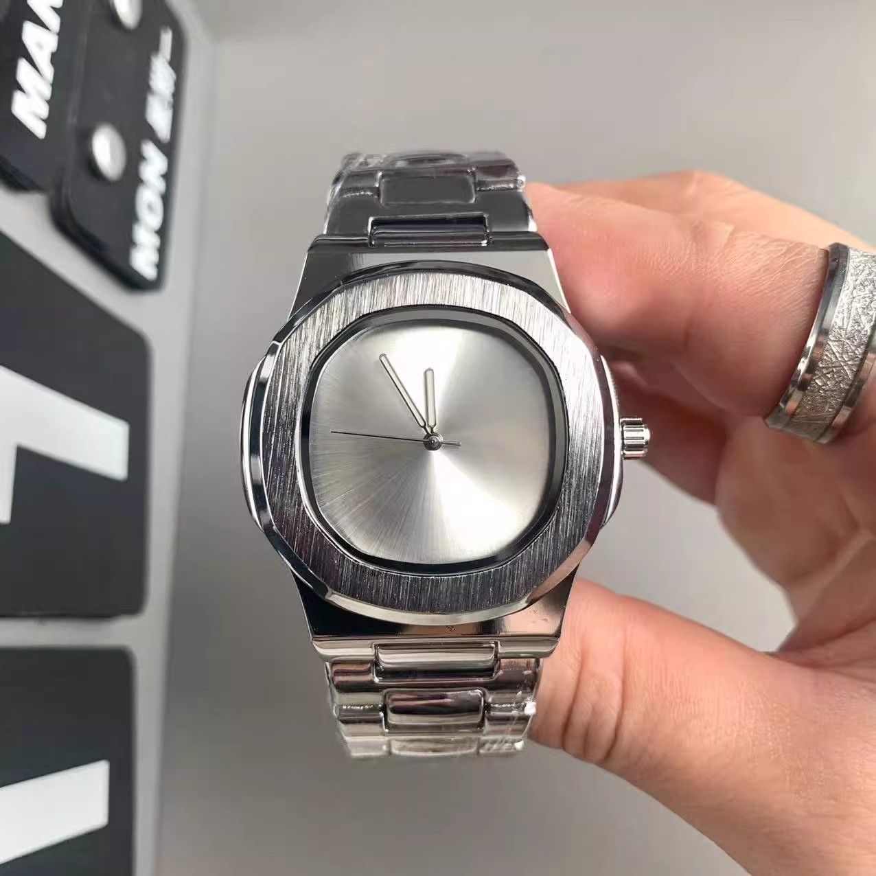 커스텀 로고 남성용 쿼츠 시계 미니멀리스트 스테인리스  - Luxury Watch Logo 리뷰 및 가격